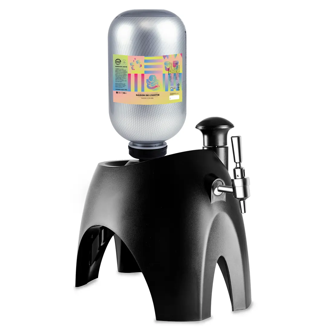 <p>Kit per veri professionisti e gole arse, 5 litri di birra + il fantastico spillatore Easy, una volta piazzato in mezzo al tavolo si volaa! </p>
